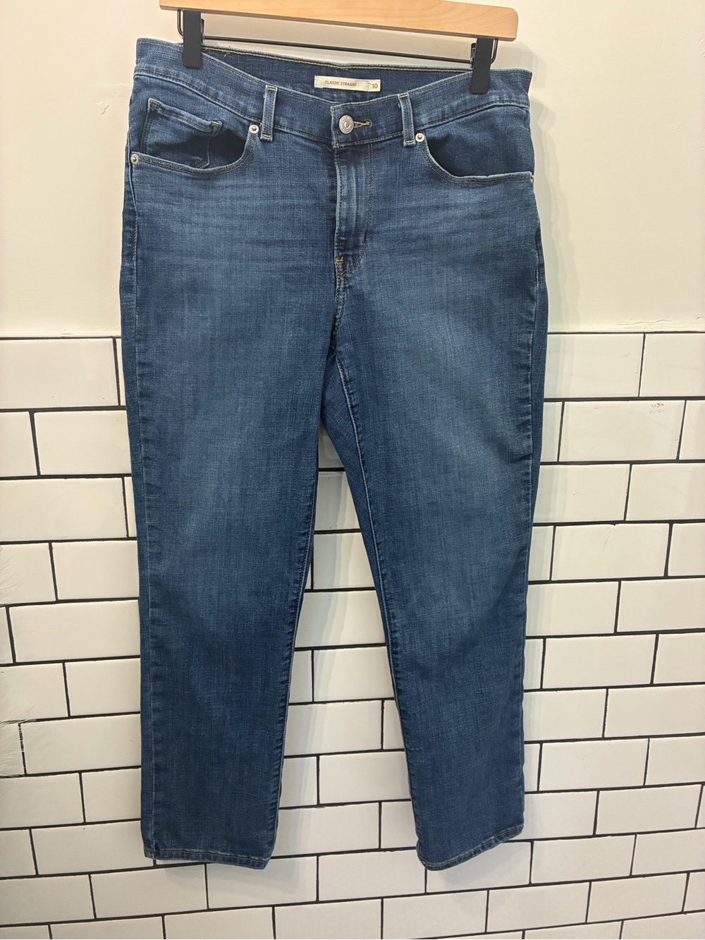 Levi's Women's Straight Leg Jeans - Medium Blue Wash
